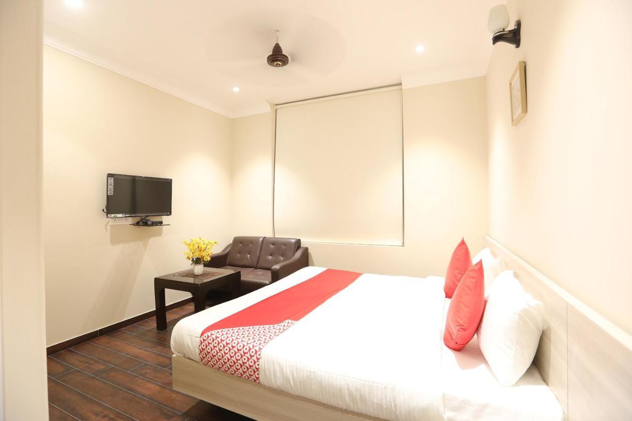 Oyo 43009 The Palm Green Hotell Indraprastha Exteriör bild
